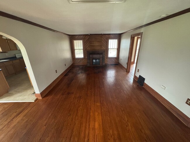 Building Photo - 2 bedroom/2 bath home for $1,100