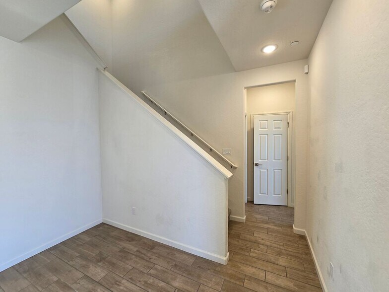 Building Photo - 1779 N Filbert Ave