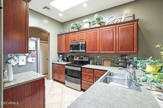 Building Photo - 28920 N Redbloom Ct