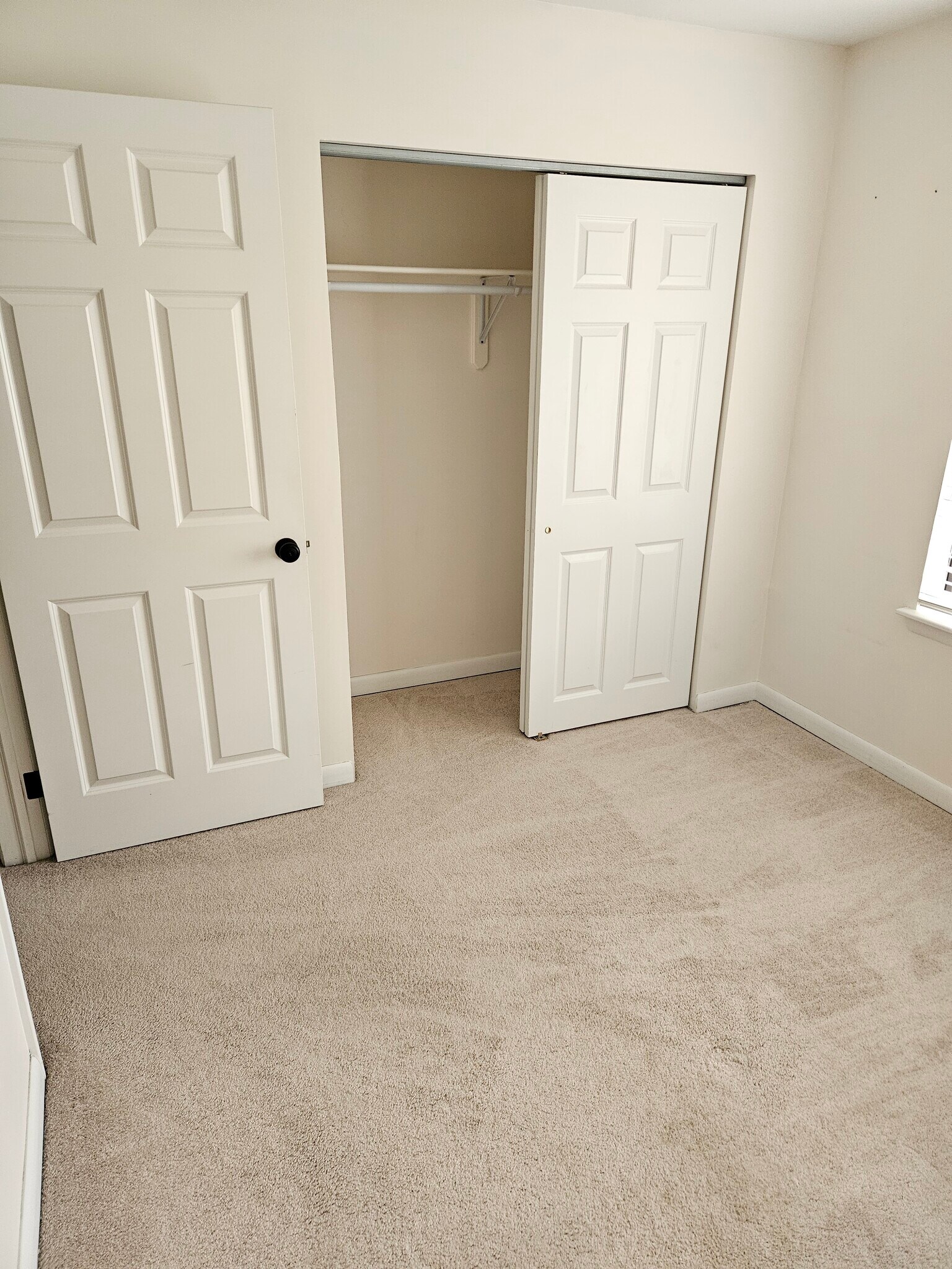 Building Photo - 4711B Dunbarton Rd