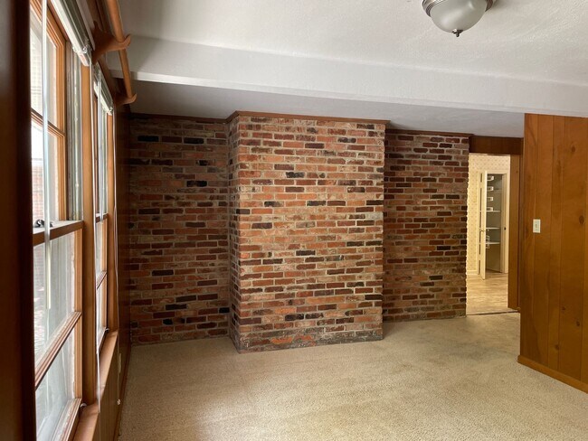 Building Photo - 106 Silver Bluff Rd