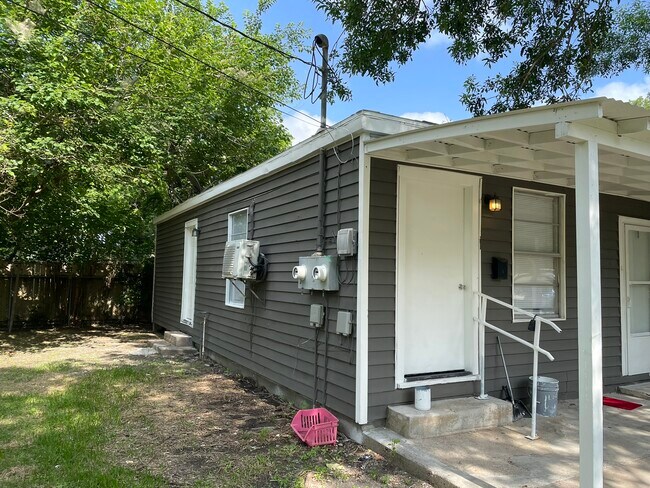 Building Photo - 2330 Cedar Dr