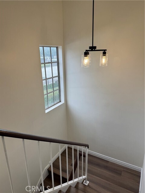 Building Photo - 6 Columbia