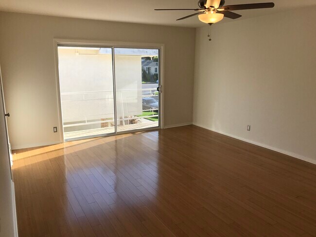 Building Photo - 1646 Livonia Ave