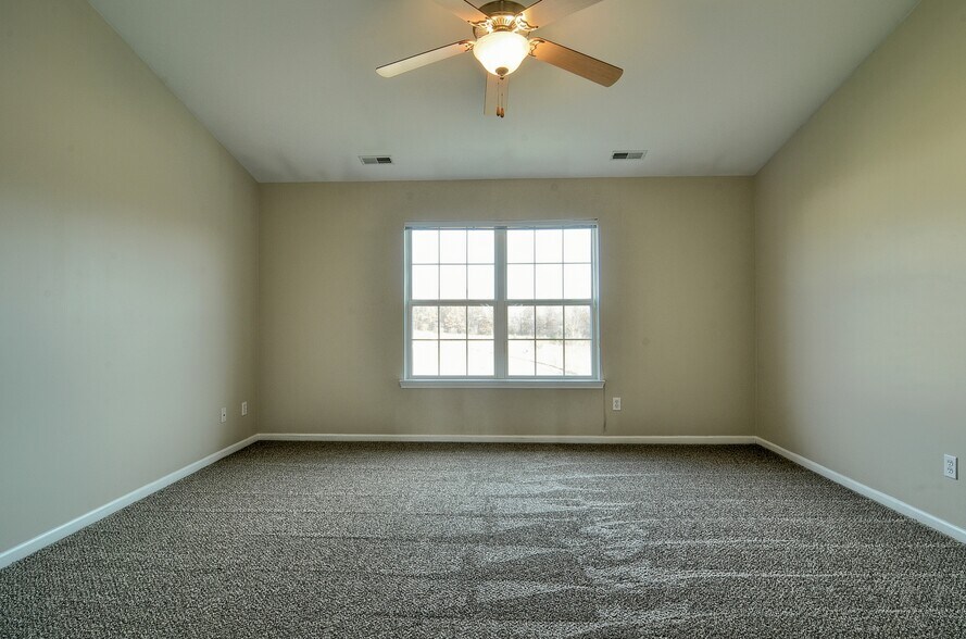 Building Photo - 2136 Knotty Pine