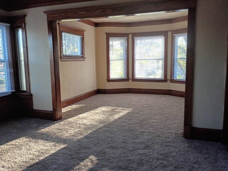 Building Photo - 2330 N 45th St