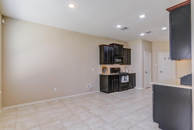 Building Photo - 6879 Dogwood Cliff Ln