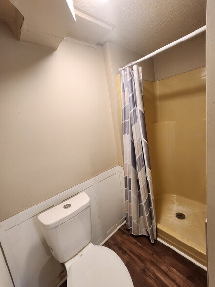 Building Photo - 2119 US-421