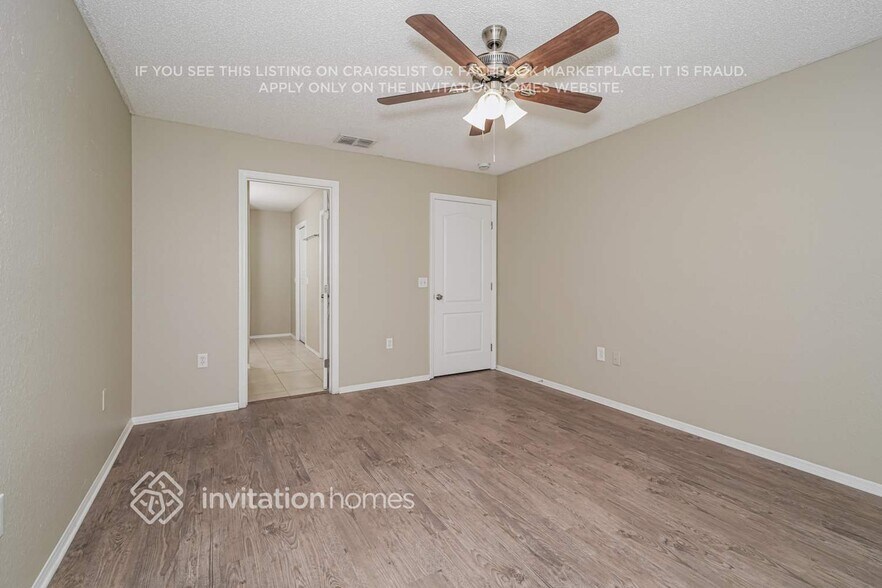 Building Photo - 7988 Oak Run Cir