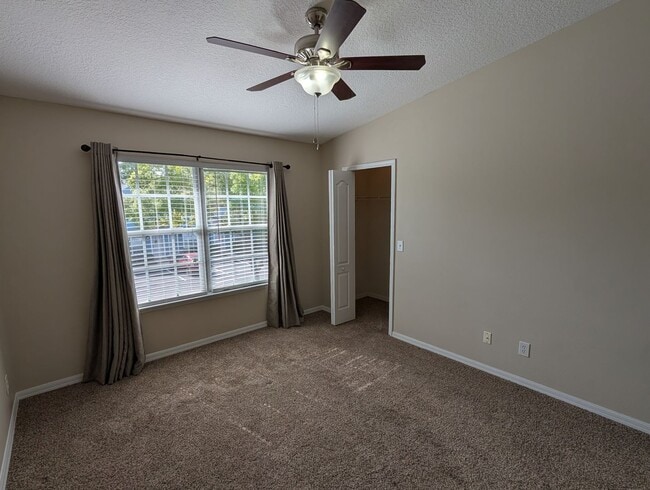 Building Photo - Spacious 2 Bed, 2.5 Bath Townhome in Gated...