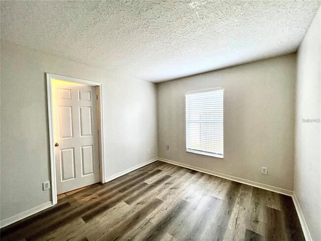 Building Photo - 1140 Cedarwood Way