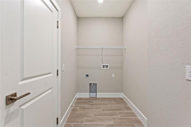 Building Photo - 115 Big Sioux Dr