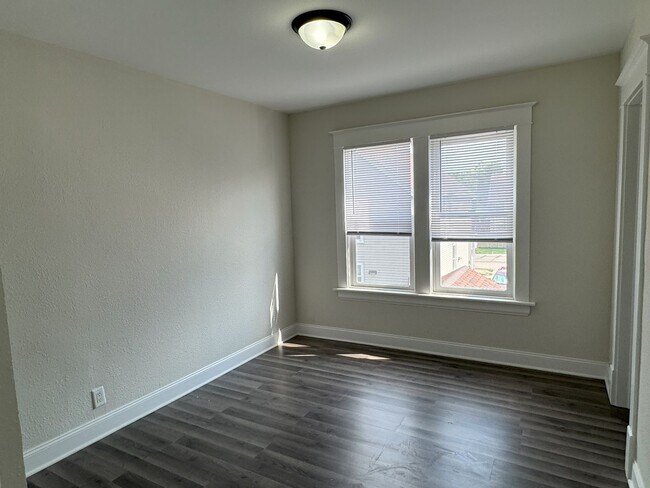 Building Photo - 6435 21st Ave