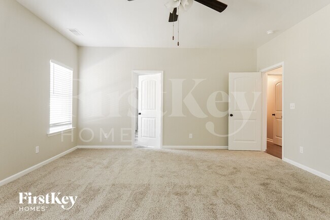 Building Photo - 744 Helena Station Dr