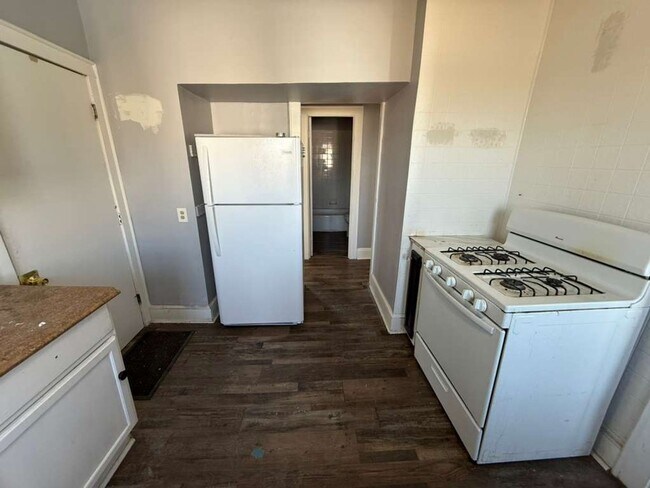 Building Photo - 4913 E 85th St