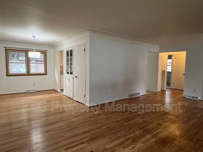 Building Photo - 4026 43rd St