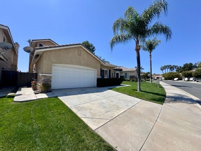 Building Photo - Beautiful 4 Bedroom + Office Home for Lease