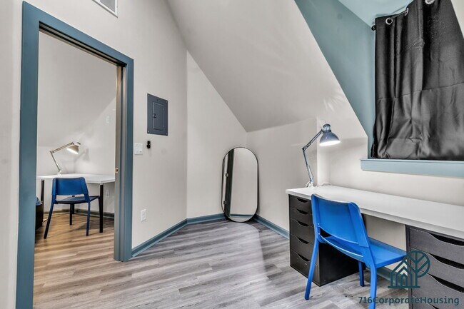 Building Photo - Furnished 2-Bedroom, 2-Bath Apartment near the Medical Campus