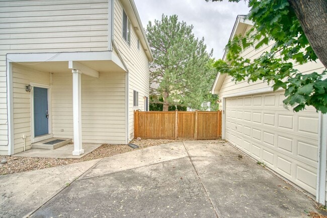 Building Photo - Charming Mill Village 3Bed/3Bath Home with...