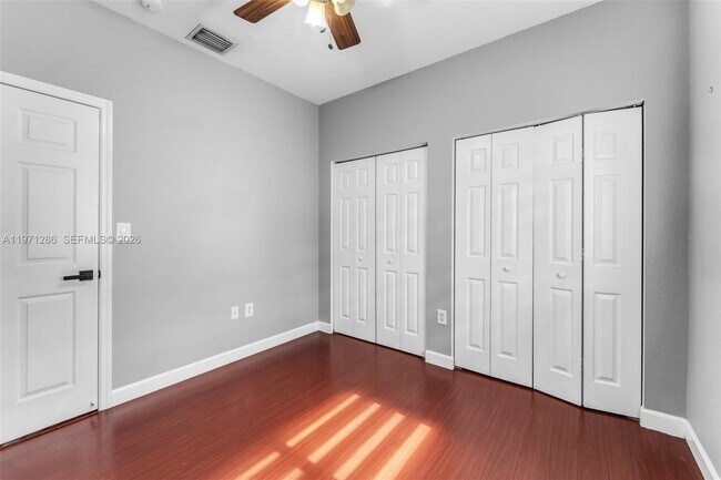 Building Photo - 239 SE 31st Terrace