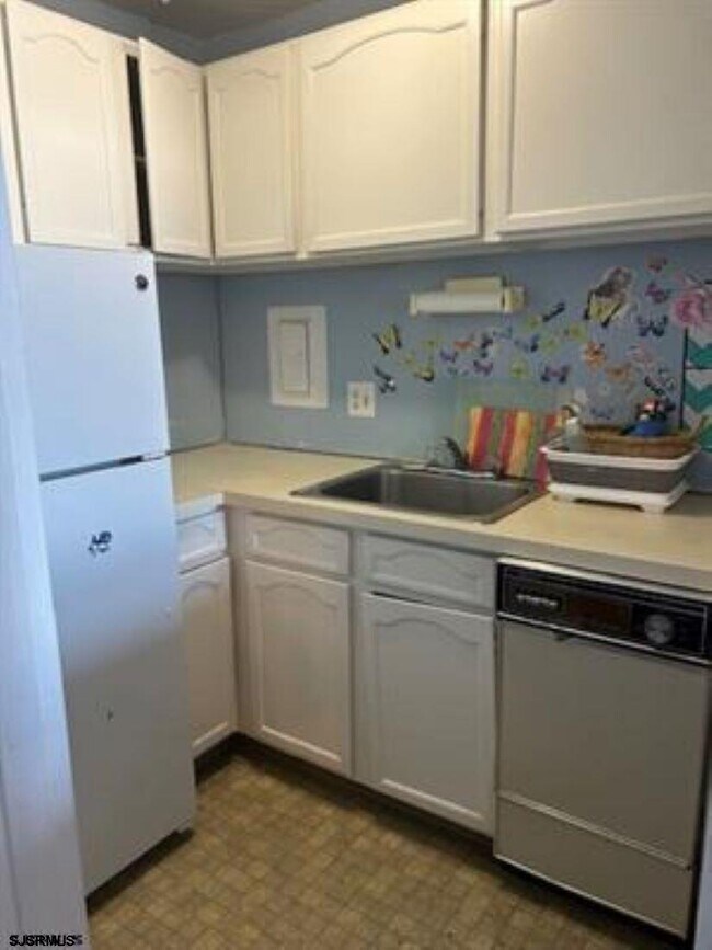 Building Photo - 2721 Boardwalk