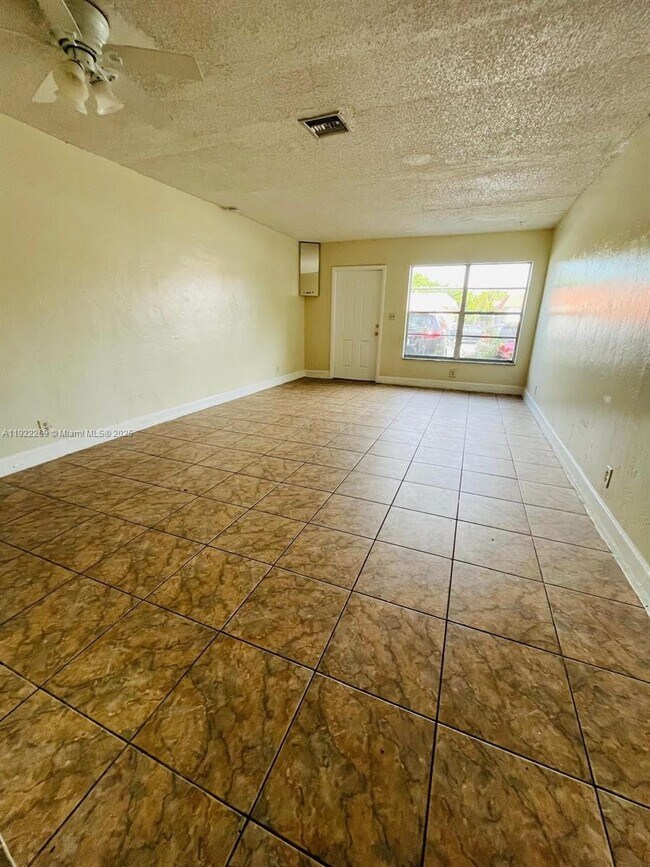 Building Photo - 7710 SW 10th St