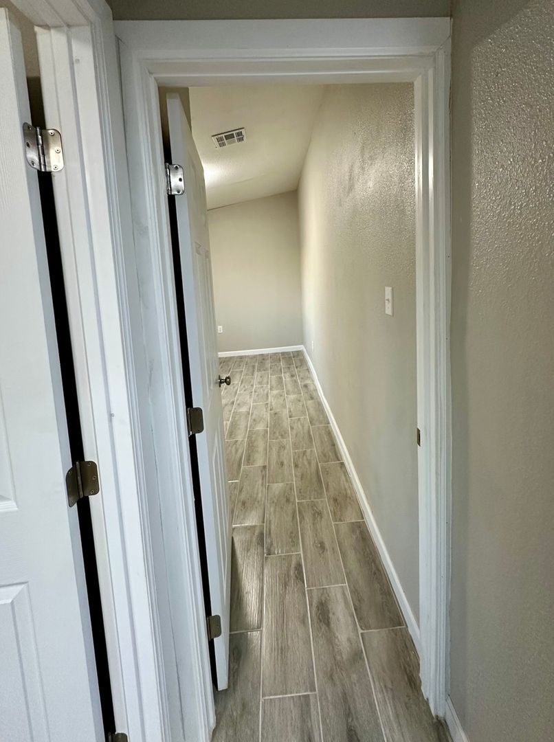 Building Photo - 101 N Seville Dr