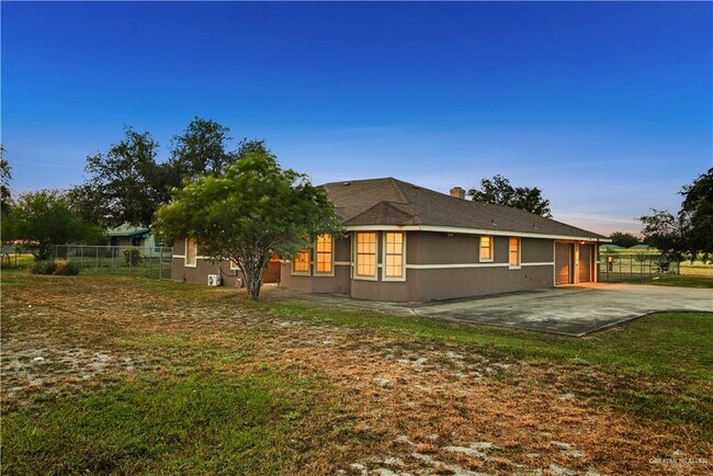 Building Photo - 805 S Mon Mack Rd