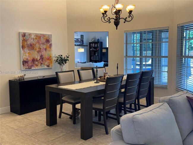 Building Photo - 834 Verona Lake Dr