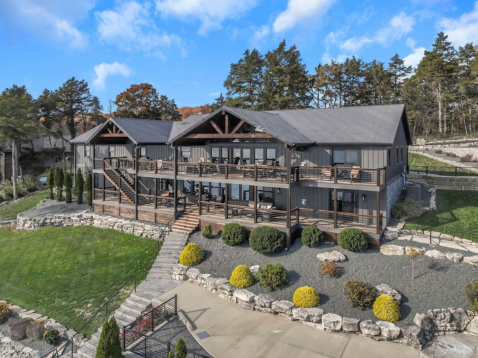 Building Photo - 201 Shady Ozark Ln