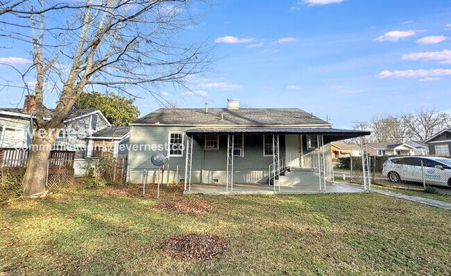 Building Photo - 620 26th St SW