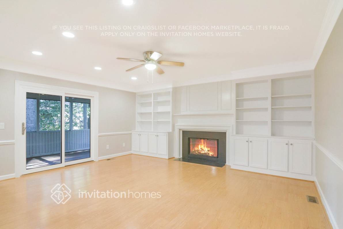 Building Photo - 305 Durington Pl