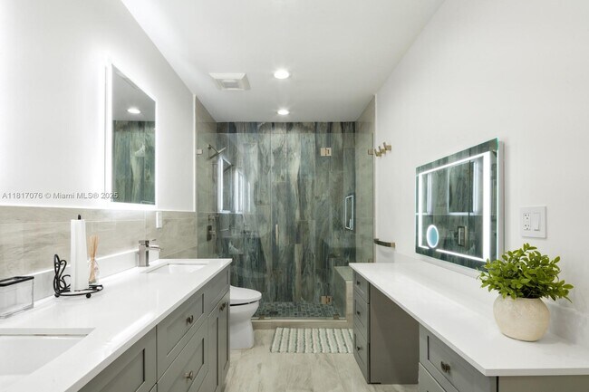 Building Photo - 12985 Ortega Ln