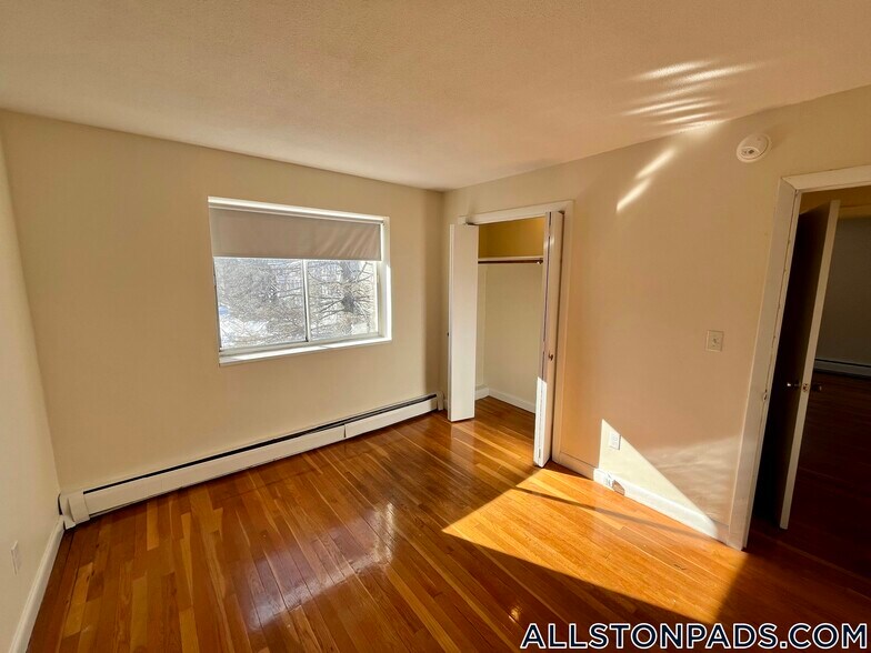 Building Photo - 90 Gardner St