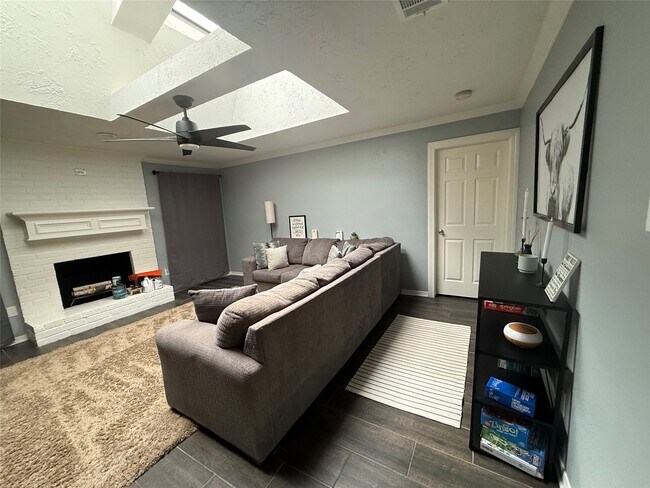 Primary Photo - 10322 Sageplum Dr