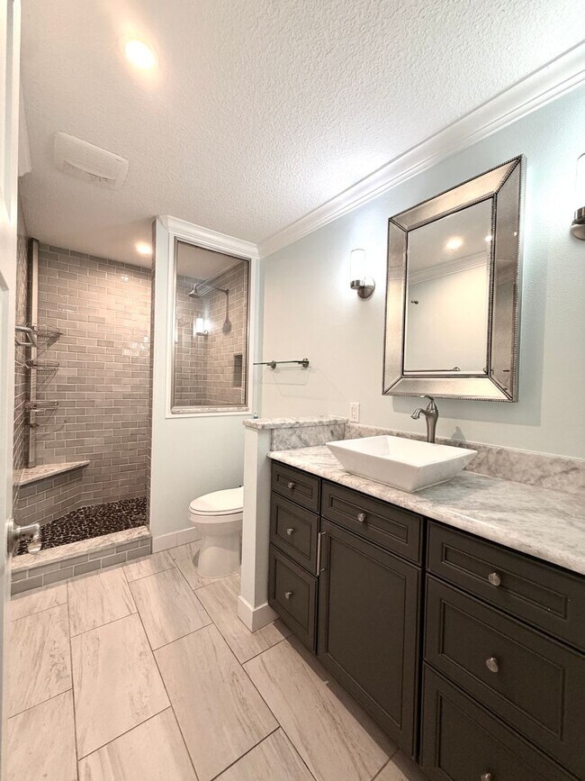 Building Photo - 500 Sandiron Cir