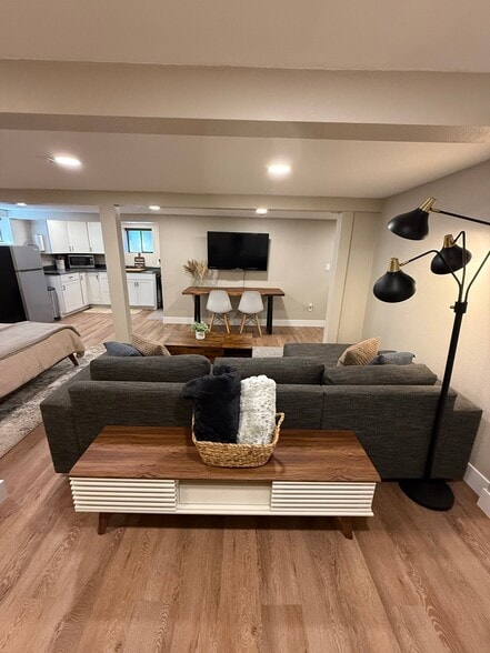 Building Photo - 4004 NW Columbia St