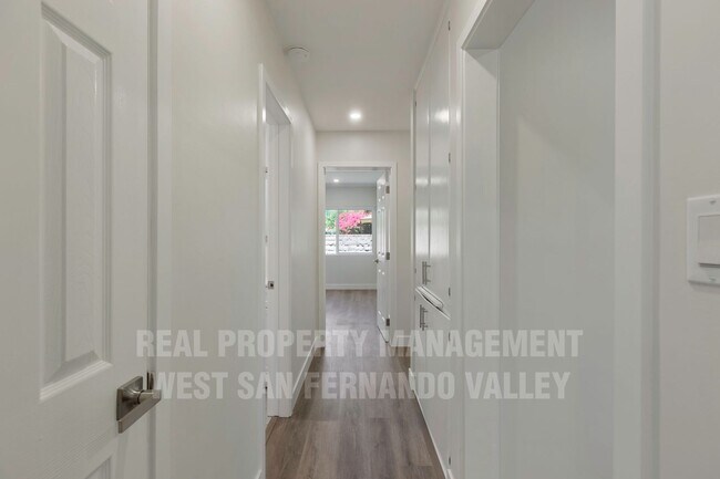 Building Photo - Beautifully Remodeled Single Family Home with Pool