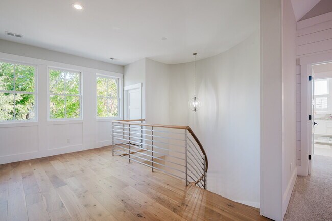 Building Photo - Stunning Custom Home in Palmetto Bluff