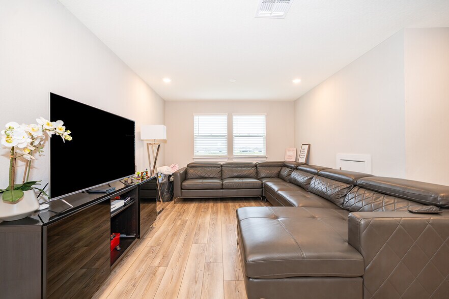 Building Photo - 10364 Shive Island Ct