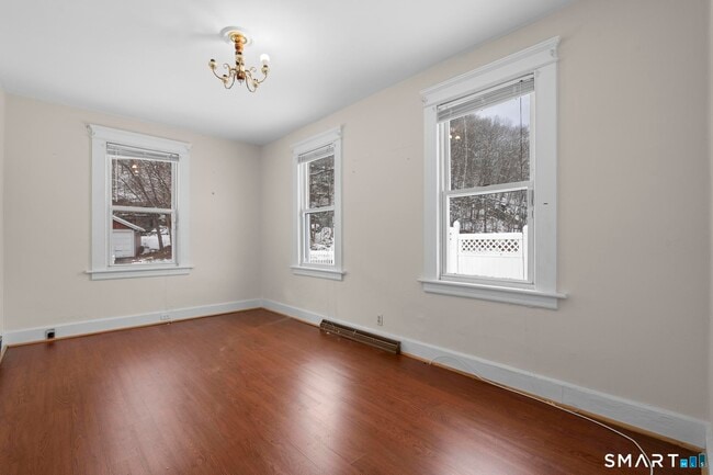 Building Photo - 242 Prospect St