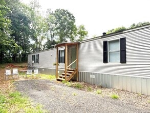 Building Photo - 1321 Gator Hl Dr