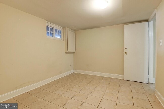 Building Photo - 1300 N Taylor St