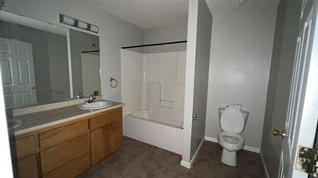Building Photo - 44 Webb Ct NE