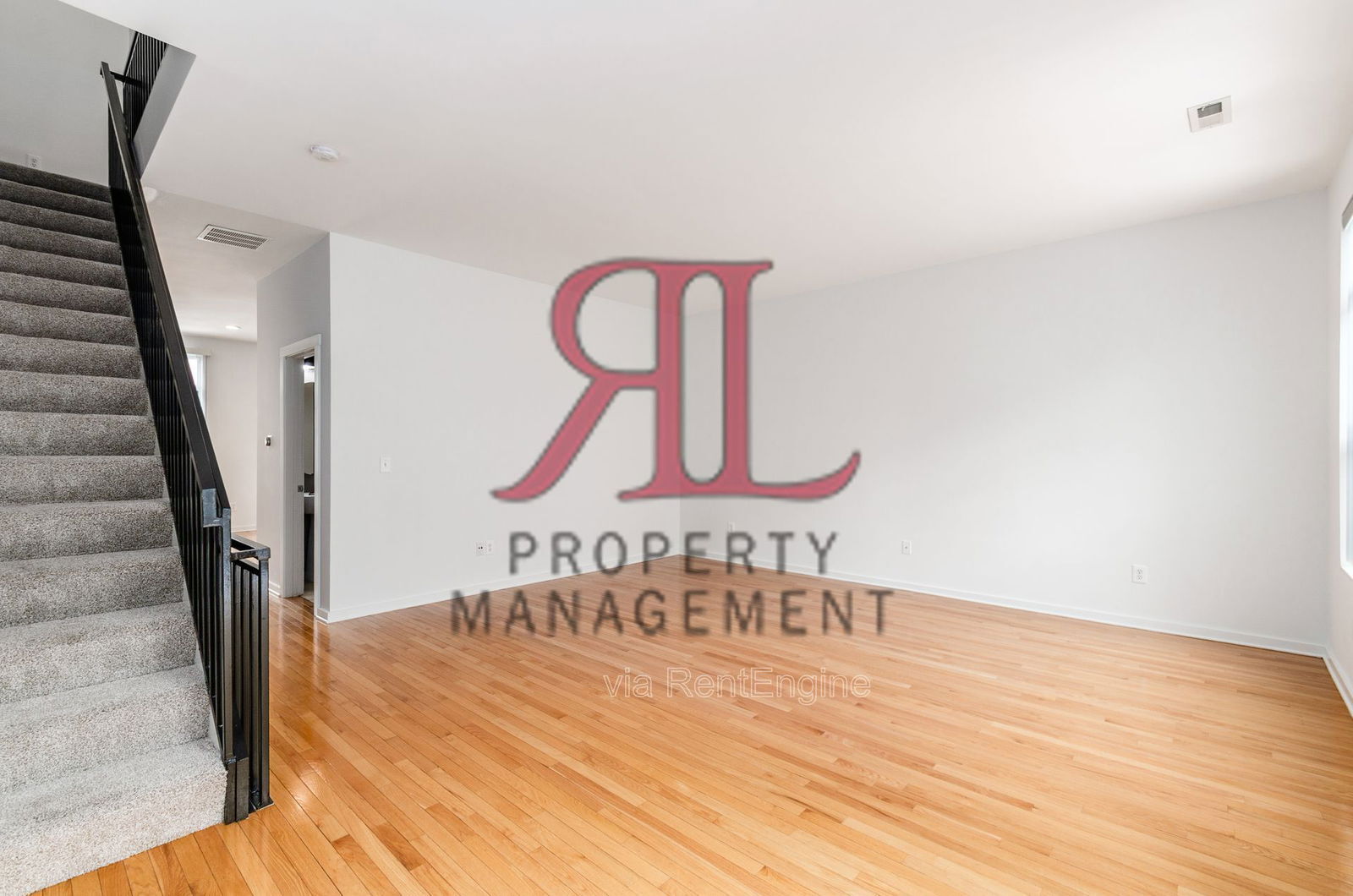 Building Photo - 986 S Front St