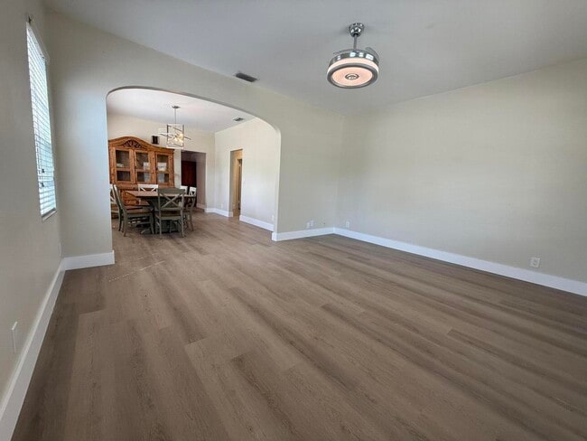 Building Photo - 509 Plymouth Rd