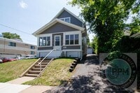 Building Photo - 2 Bed + an Office/ 1 Bath House by UNMC