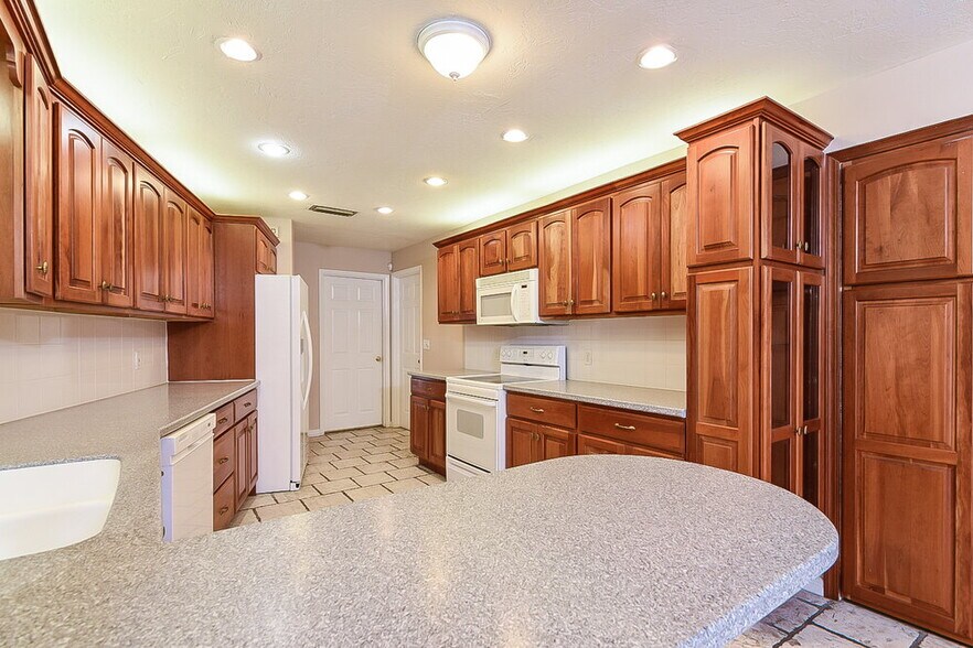 Building Photo - 4138 Macaulay Ln