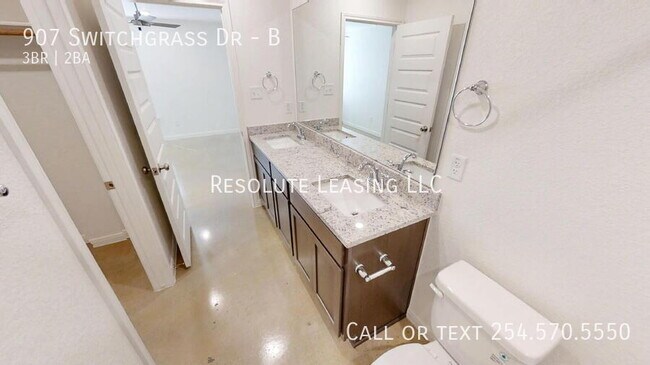 Building Photo - 907 Switchgrass Dr