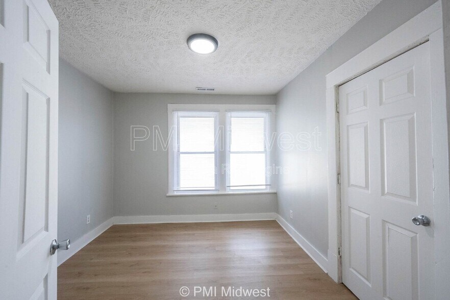 Building Photo - 2209 E New York St